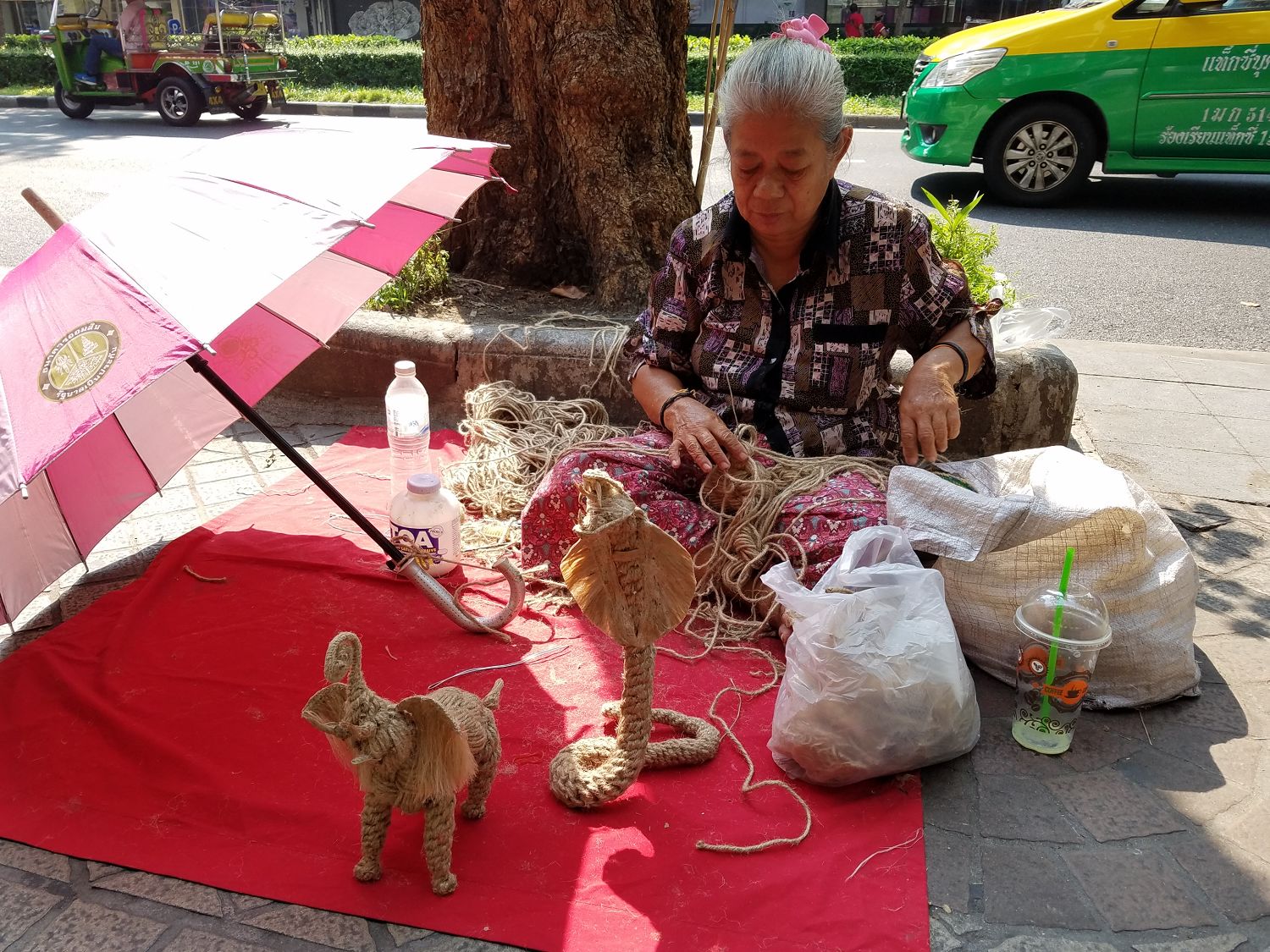This lady made sculptures from string... what a creative idea!