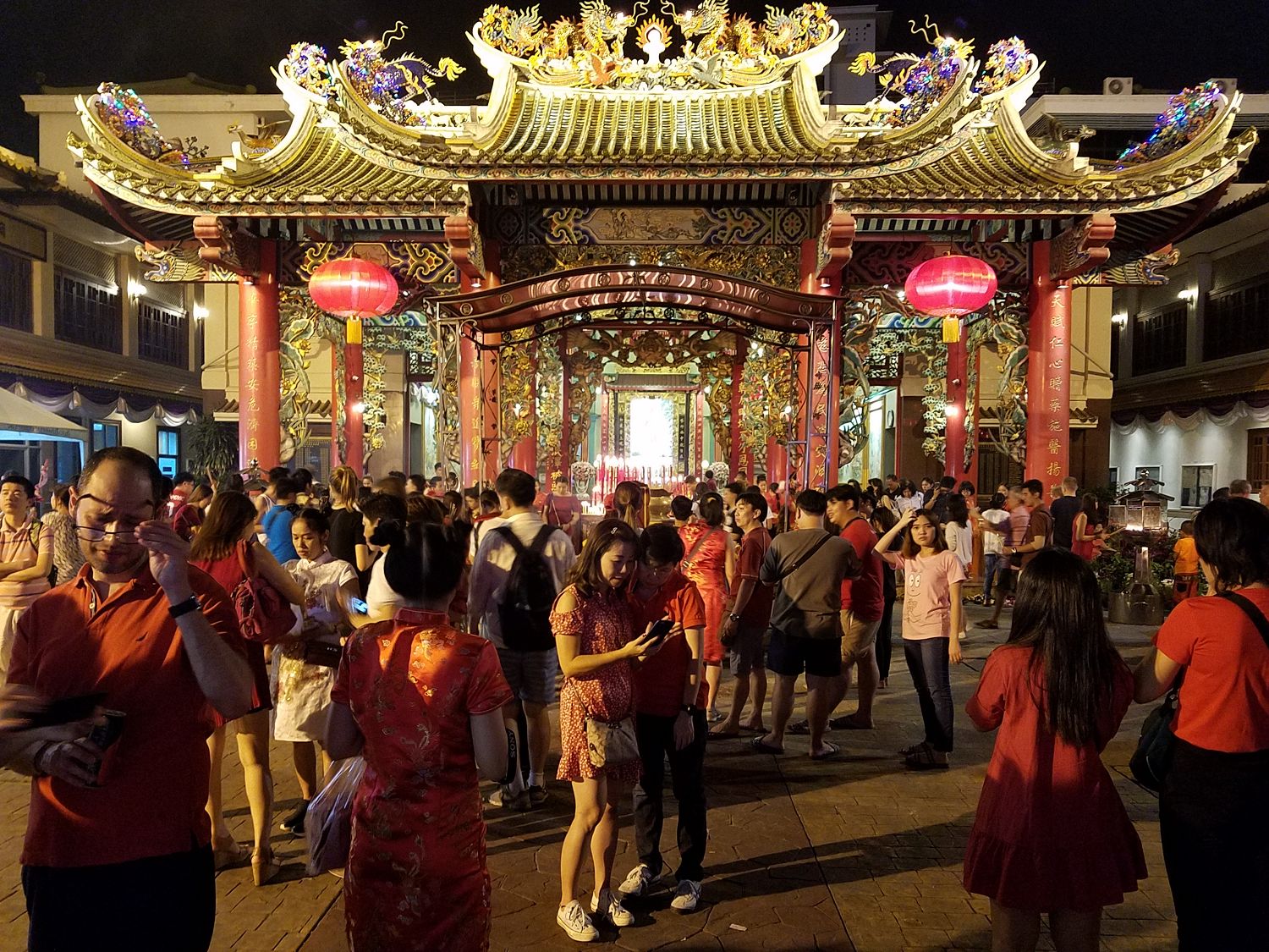 Kínában most léptünk át a kutya évébe, amit hatalmas ünnepséggel fogadtak Chinatown-ban